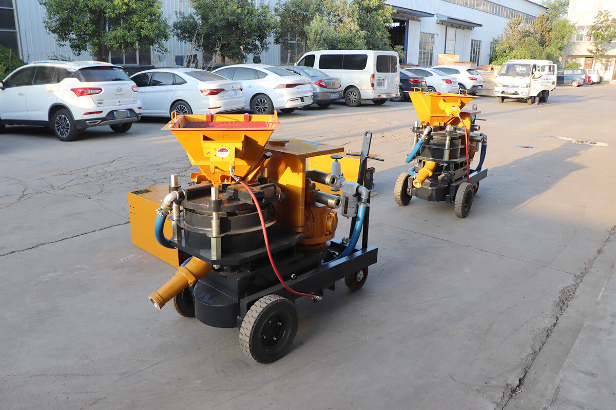 concrete spraying machine with accelerator dosing pump