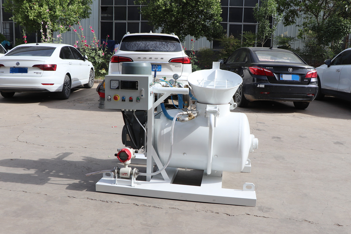 Mortar mixing pump for building industry