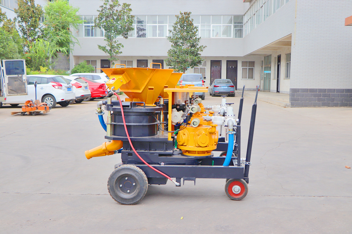 Compact shotcrete unit